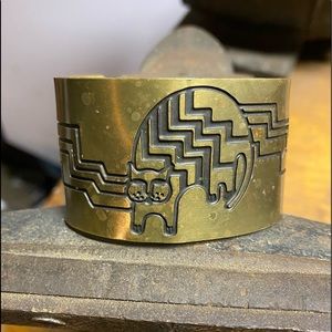 Brassy Coppery 70s Retro Cuff Bracelet Cat Aztec Cat